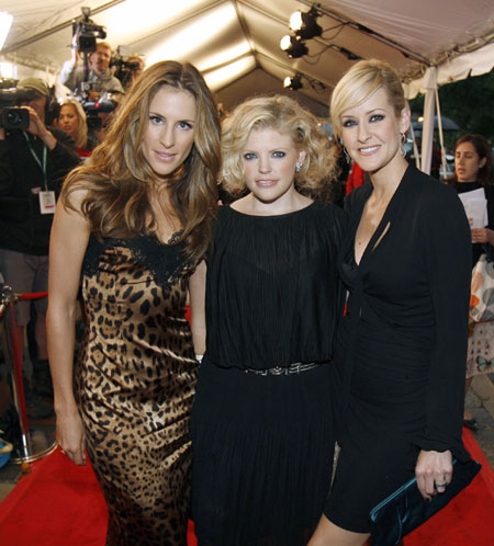 The Dixie Chicks (from L-R) Emily Robison, Natalie Maines and Martie Maguire arrive for the gala premier of their new movie "Shut Up and Sing" at the 31st Toronto International Film Festival in Toronto September 12, 2006. The festival runs from September 7 to 16.
