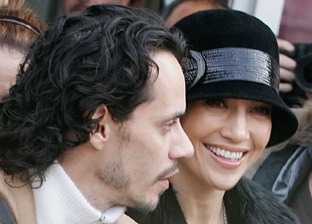 U.S. actress Jennifer Lopez and singer Marc Anthony arrive at the Ciampino airport in Rome November 16, 2006.