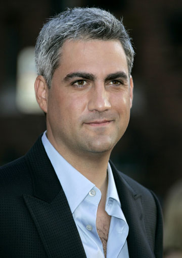 American Idol winner Taylor Hicks arrives at the 2006 American Music Awards on November 21, 2006 in Los Angeles.