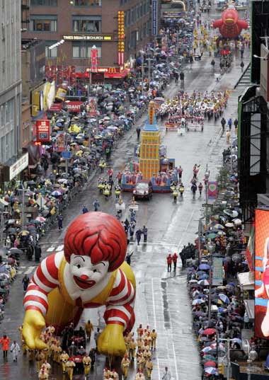 The Ronald McDonald balloon makes its way down Broadway during the Macy's Thanksgiving Day Parade in New York November 23, 2006.