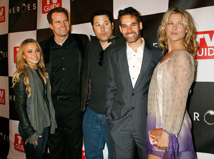 Cast members (L-R) Hayden Panettiere, Jack Coleman, Greg Grunberg, Adrian Pasdar and Ali Larter pose at the wrap party for season one of their NBC television series 'Heroes' in Hollywood, California, April 17, 2007. 