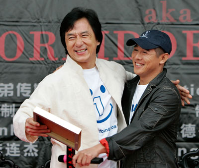 Movie stars Jackie Chan (L) and Jet Li attend a news conference for the movie 