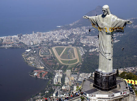 Activists of the environmental organization Greenpeace put a banner on the world famous landmark, the statue of 