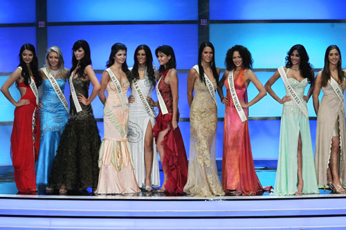 Miss World 2006 candidates take part in a rehearsal the night before the 56th Miss World 2006 competition in Warsaw September 29, 2006. Poland is the first of East Europe's former communist countries to host Miss World and, in keeping with its conversion to capitalism, is aiming to cash in on the exposure. 