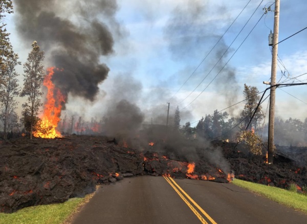 夏威夷火山喷发以及强震　中国领事馆提醒公民远离危险区域