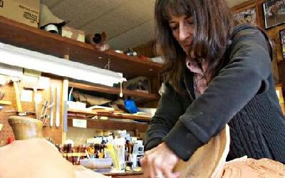 Imaginations at work: a saddle maker and a poet