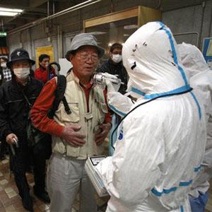 Nuclear crisis in Japan raises worries about radiation risks