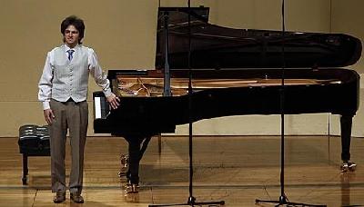 Amateur pianists compete in Van Cliburn Contest