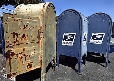 US postal service on 'brink of default'