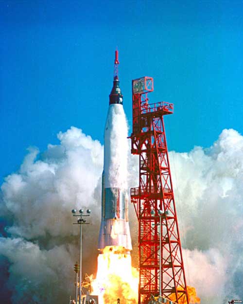 Project Mercury: Alan Shepard becomes the first American in space