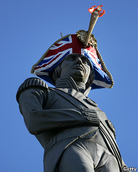 伦敦纳尔逊雕像奥运新装扮