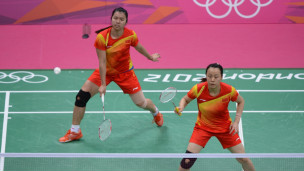 备受关注下中国羽毛球获女单女双金牌