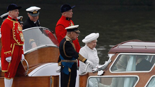 英国女王钻禧巡游泰晤士河举国欢庆