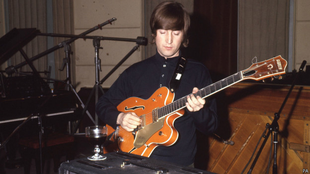 列侬吉他拍卖 预期逾40万英镑成交