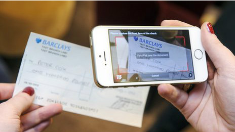 Cheques to be paid in via phone 英国银行将接受手机拍摄的电子支票