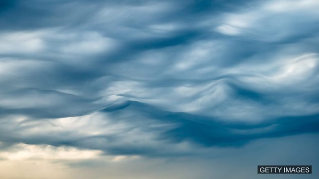 'New' wave-like cloud finally wins official recognition “新”型波浪状云首次被列入官方图集