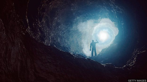 'World's longest cave' discovered 墨西哥潜水团队发现“世界最长”水下洞穴