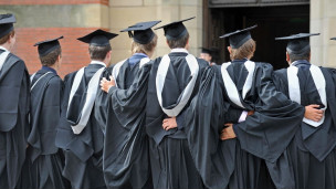 英大学增加支出协助贫困生入学