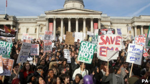 教育减失业高 英国学生再度发动大型抗议