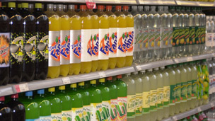 Tax on drinks proposed 英国拟对含糖饮料征税