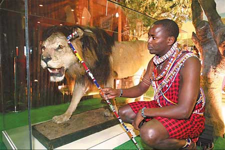 世博肯尼亚馆迎来“狮子王”和“犀牛宝宝”