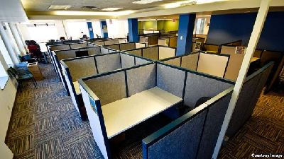 Office cubicle dwellers build 'walls' for privacy