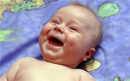 婴儿向父母学习幽默 一岁就有幽默感