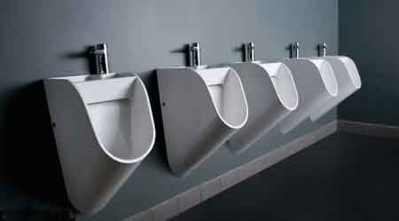 新型小便器方便洗手 如厕讲卫生再没借口