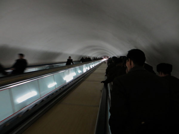 组图：朝鲜平壤地铁