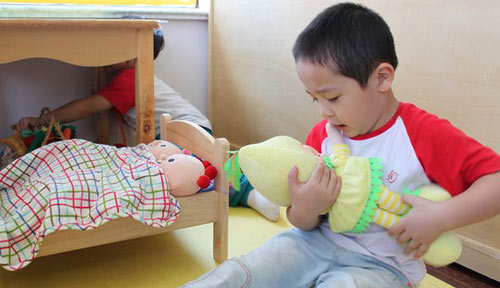 在中国为什么三岁小孩就被送去寄宿学校