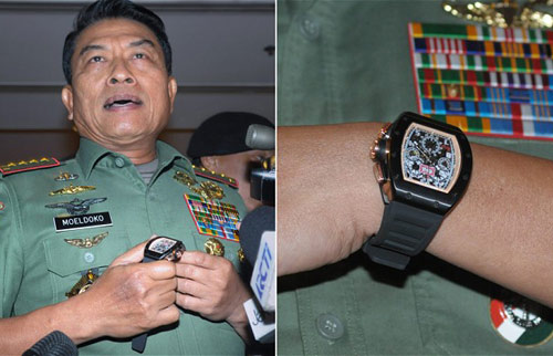 印尼高级将领怒吼：我的高级手表是中国产假货
