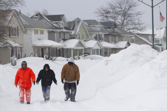纽约州遭遇强降雪 至少8人死亡