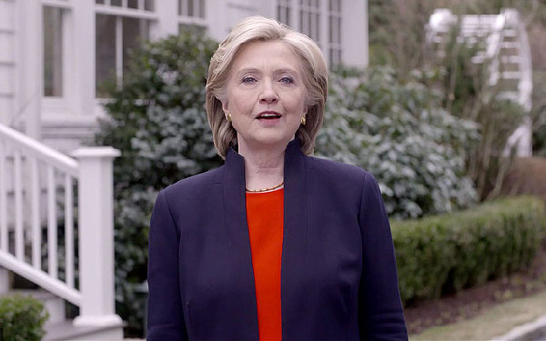 希拉里正式宣布参选 美国或迎首位女总统