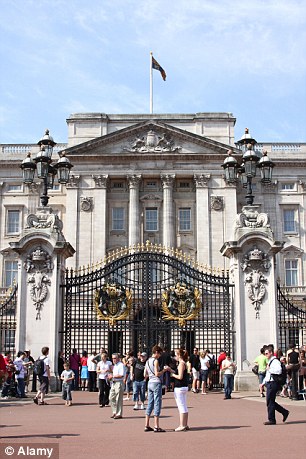 白金汉宫翻修耗资1.5亿英镑，英女王或搬家