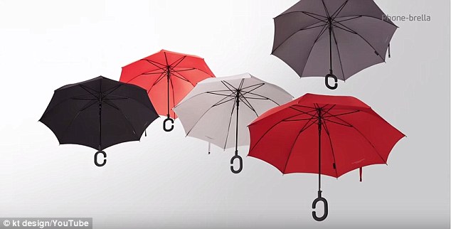 “手机雨伞”：雨中手机党必备