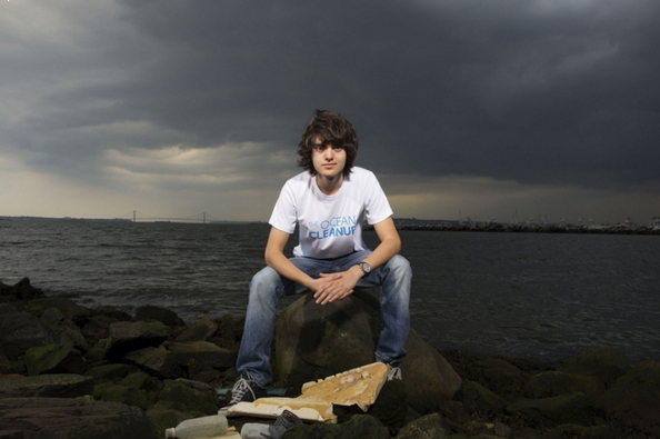 17岁时少年决定把海洋洗净，现在21岁的他做到了