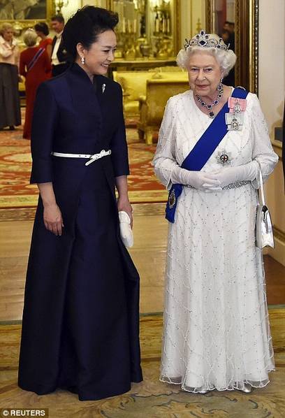 组图：英女王举行盛大国宴招待习近平和夫人彭丽媛