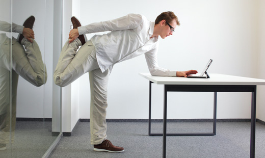 研究：站着办公并不比坐着办公更健康