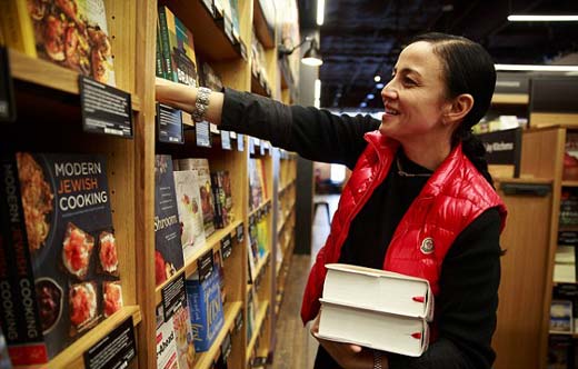 亚马逊首家实体书店西雅图开业