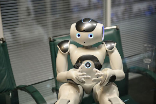 首席经济学家：机器人将替代人类50%的工作