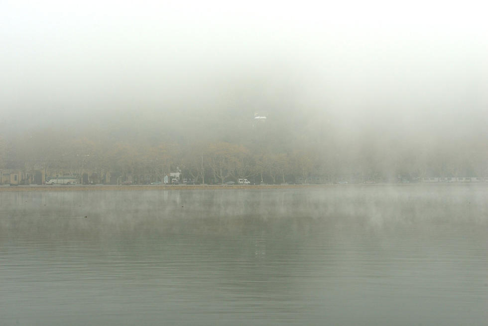 当雪后的杭州西湖遇上雾霾
