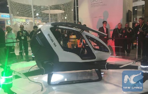 亿航全球首款“可载人无人机”惊艳亮相2016消费电子展