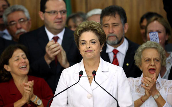 巴西总统遭弹劾“停职”