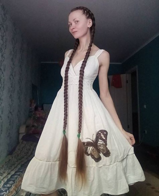 俄罗斯女子蓄发13年，变身真人版长发公主（组图）