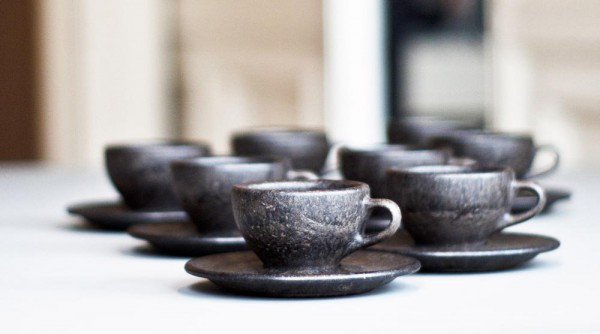 真正的“咖啡杯”：用咖啡渣制成的杯碟