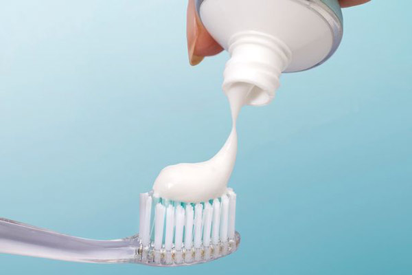 一天应该刷几次牙?专家教你怎样刷牙才对牙齿
