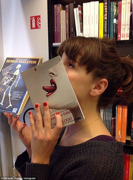 这才是“脸书”：法国书店店员拍摄创意照（组图）