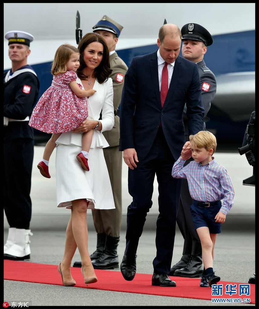 威廉王子一家抵波兰访问 小王子乔治变表情包（组图）