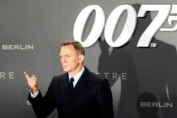 割腕誓言作废：丹尼尔•克雷格将回归《007》