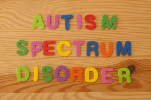 “小朋友画廊”刷爆朋友圈，但你真的了解自闭症吗？